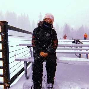 Meet your Posher, Monique